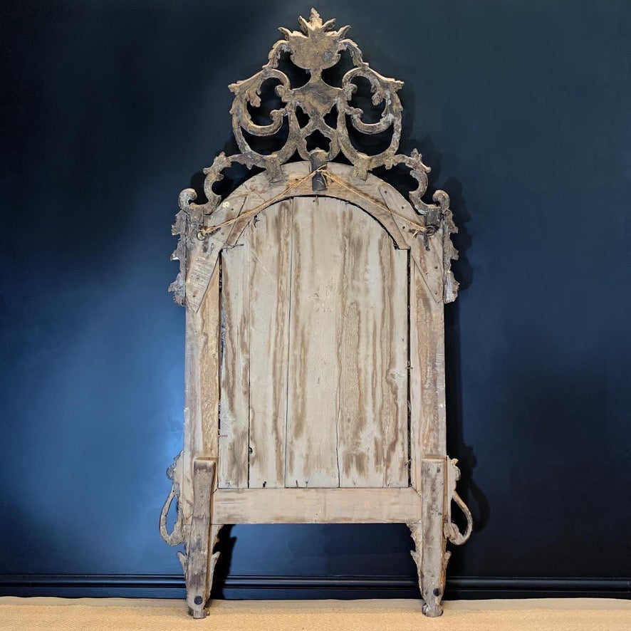 Early 18th Century Giltwood Italian Mirror