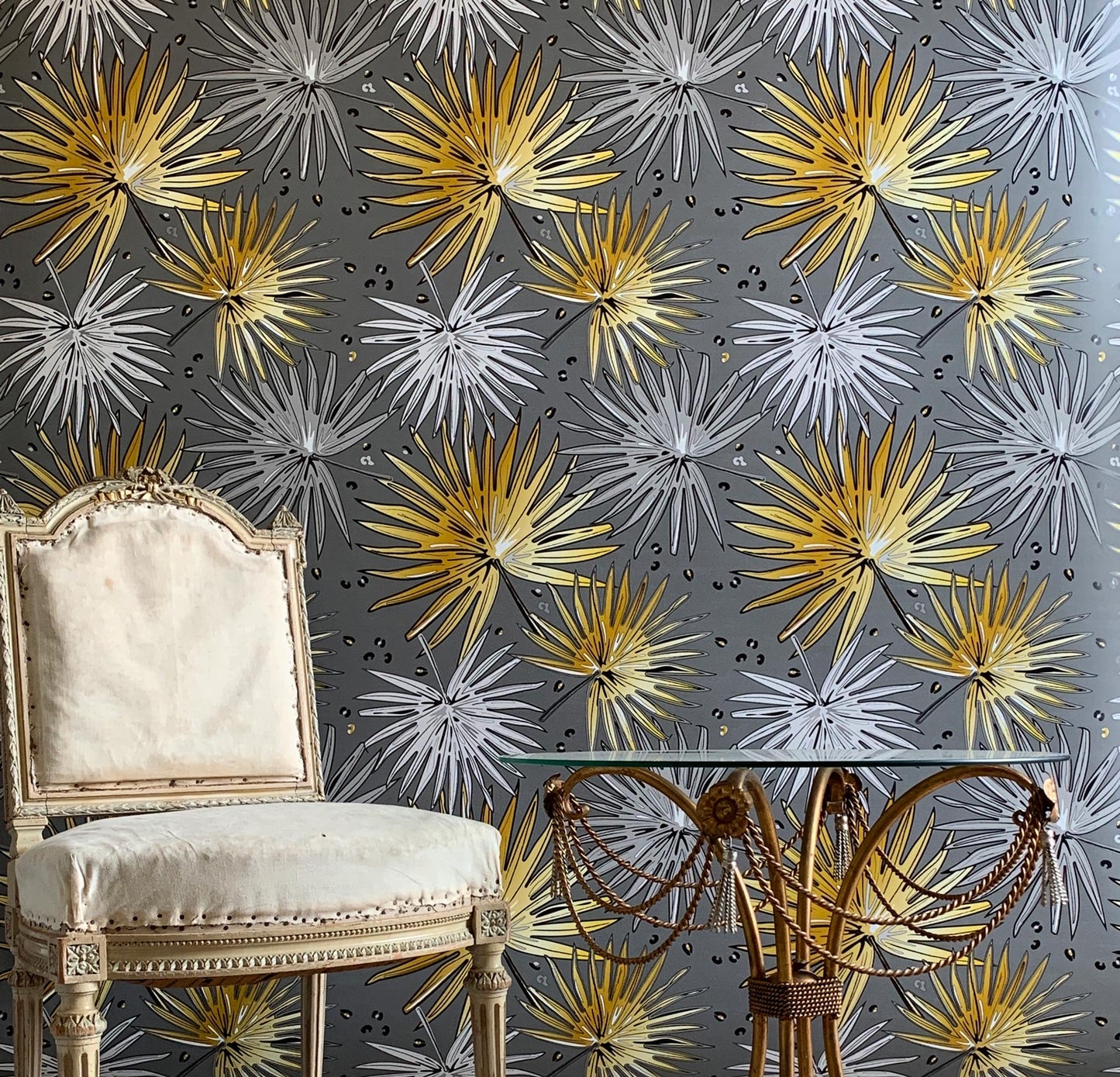 Fan Palm Wallpaper - 002 Graphite