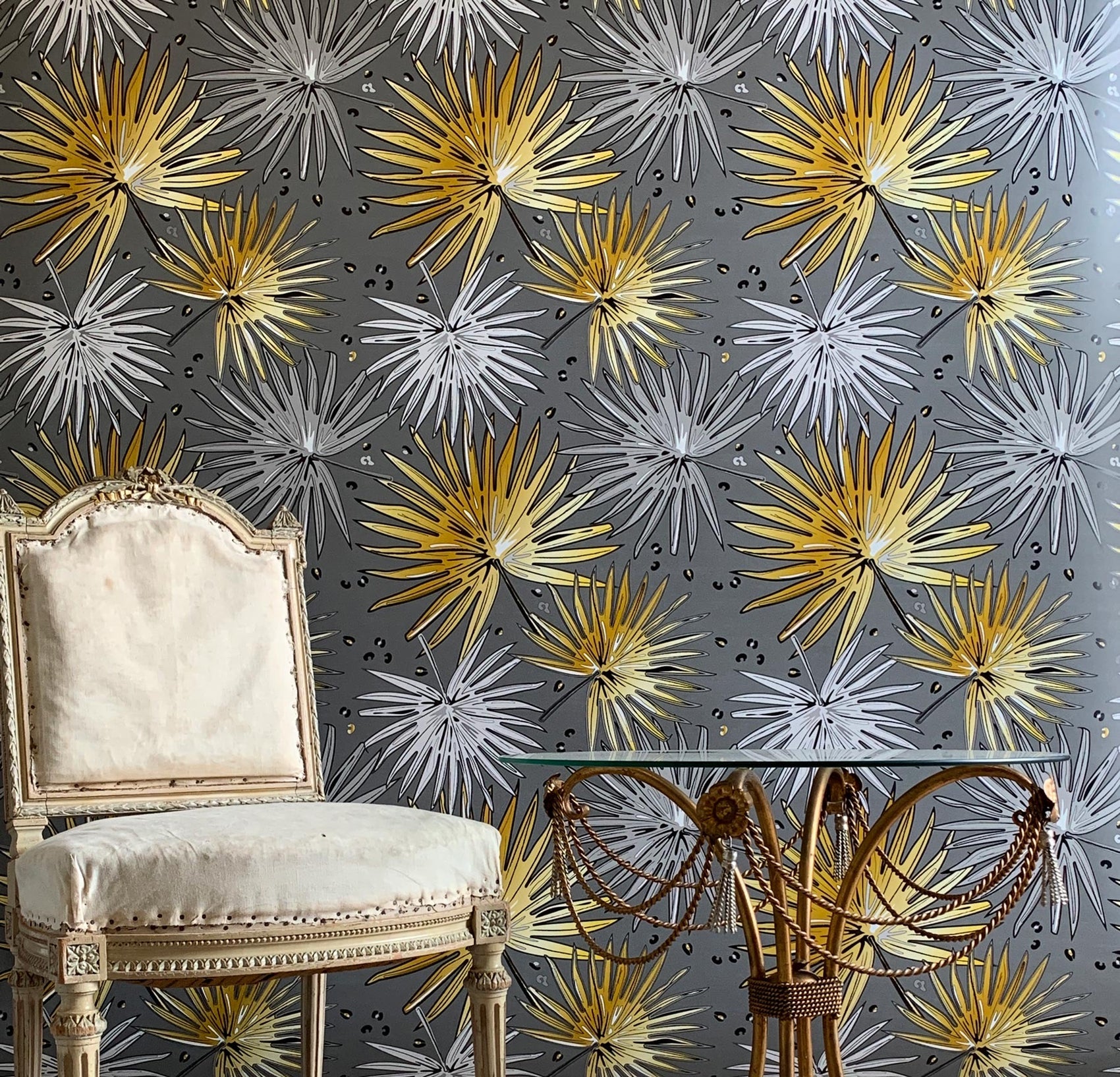 Fan Palm Wallpaper - 002 Graphite