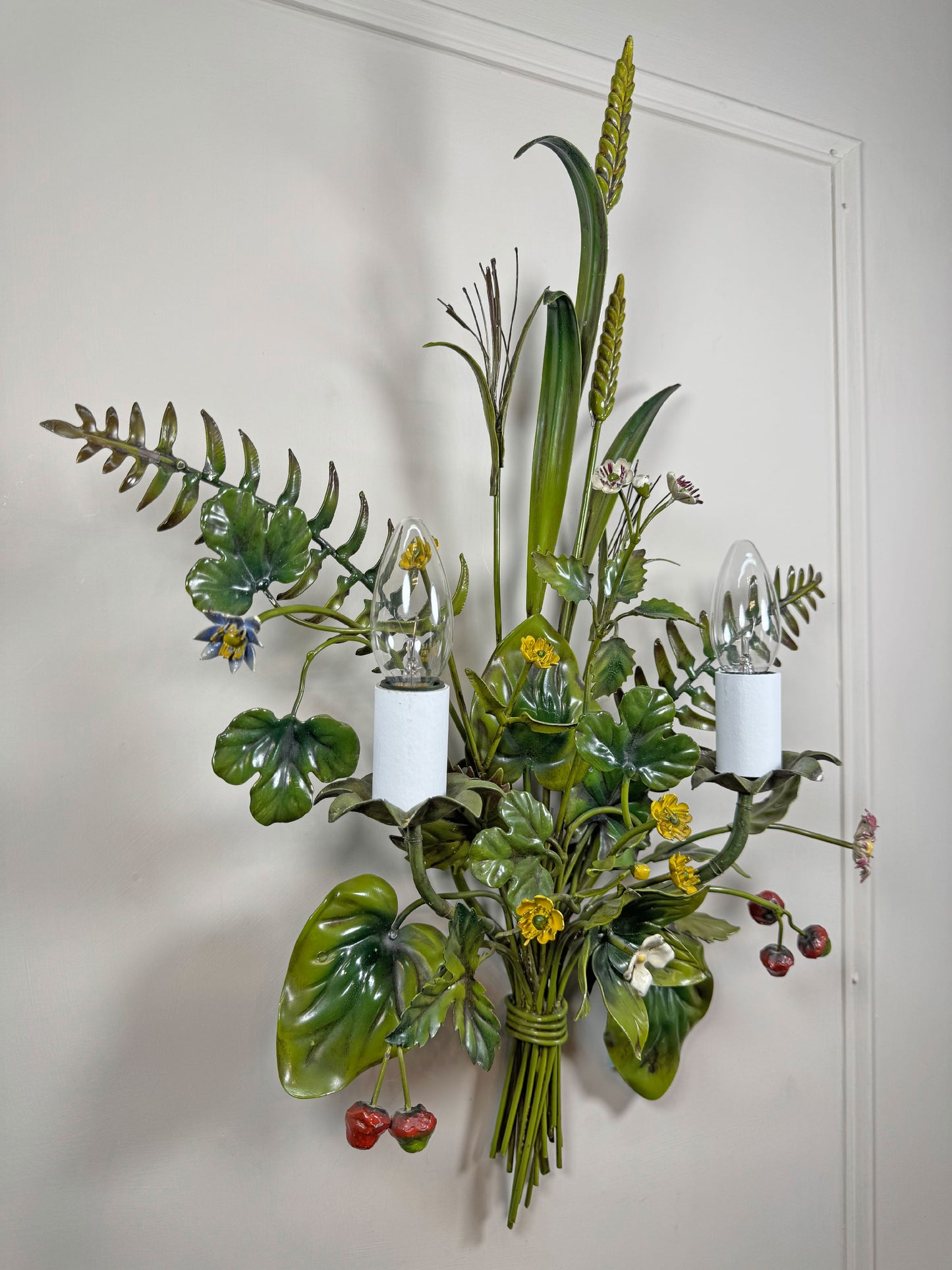 Salvadori Wild Flowers and Fruit Bouquet Tole Wall Light Italy 1960's
