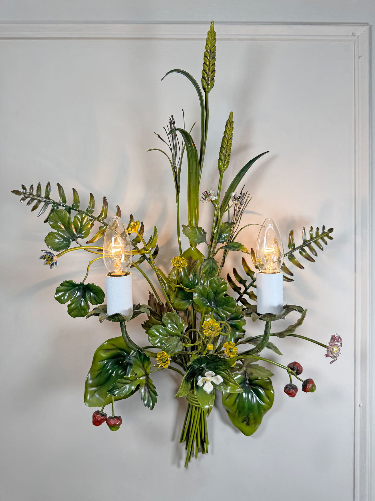 Salvadori Wild Flowers and Fruit Bouquet Tole Wall Light Italy 1960's