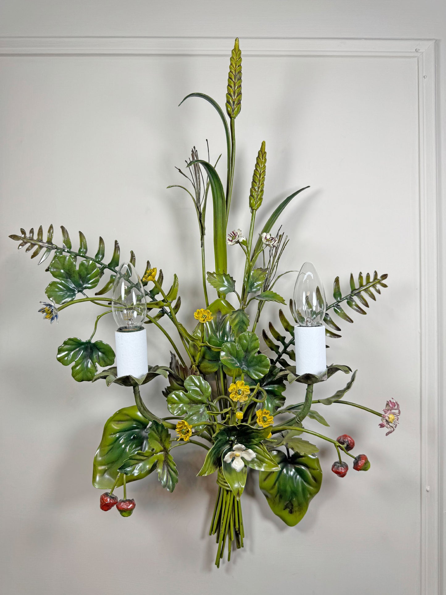 Salvadori Wild Flowers and Fruit Bouquet Tole Wall Light Italy 1960's