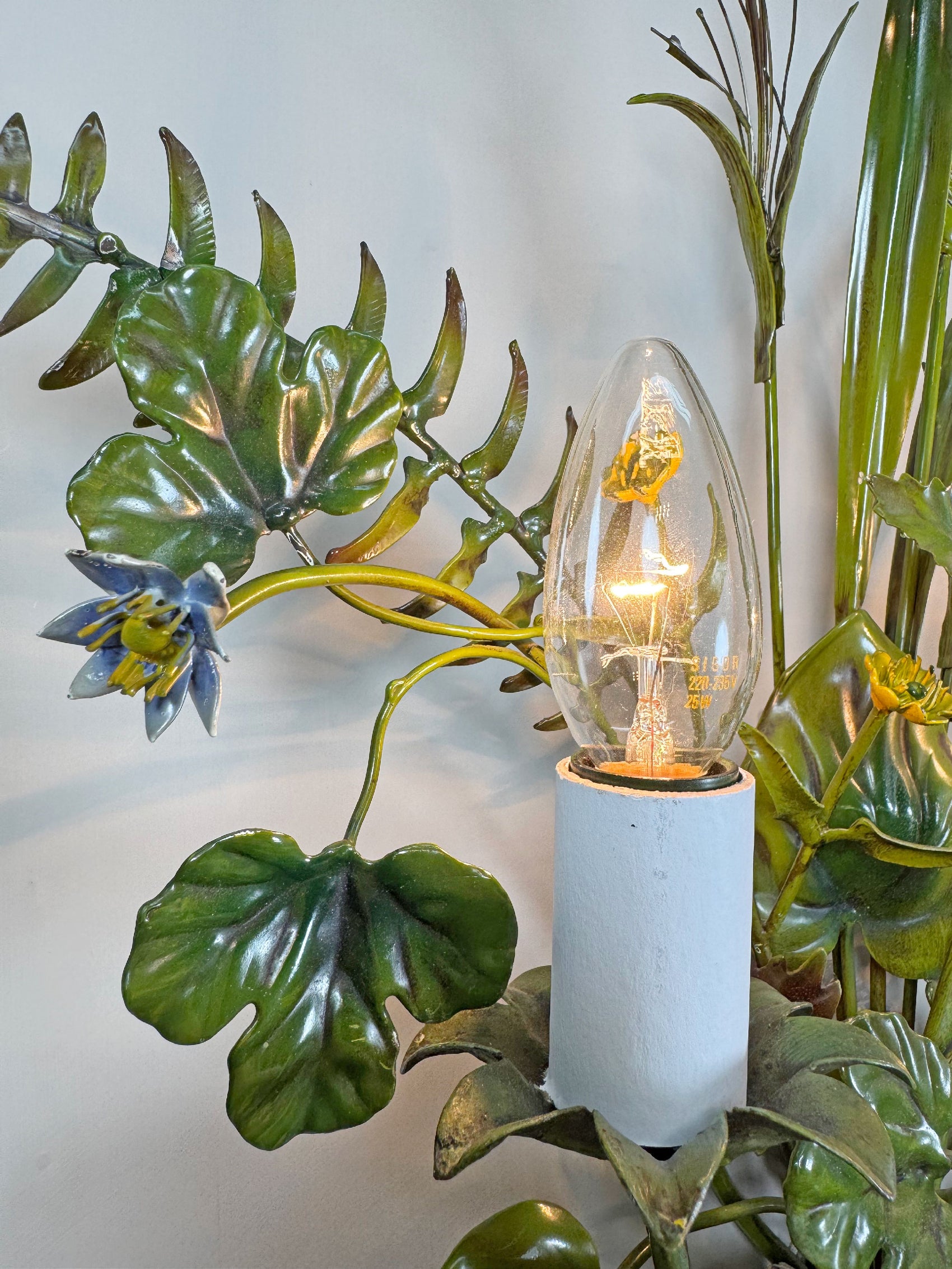 Salvadori Wild Flowers and Fruit Bouquet Tole Wall Light Italy 1960's
