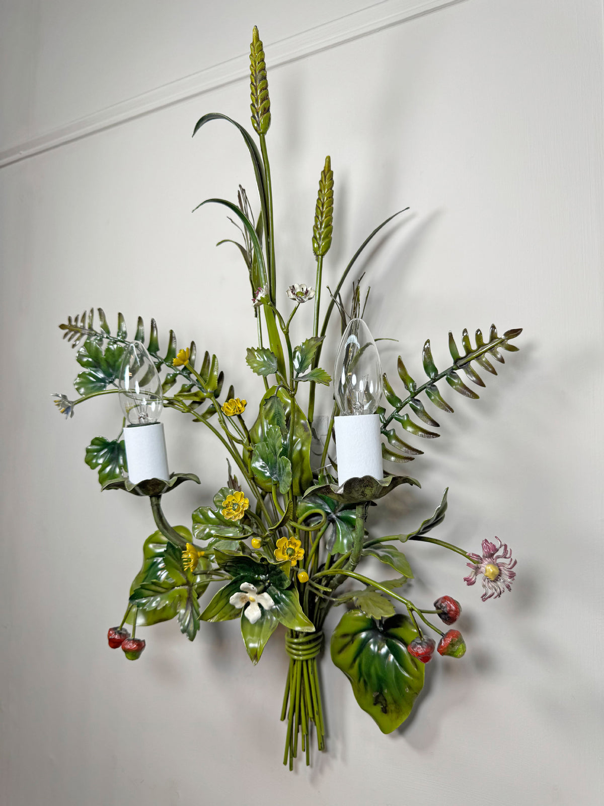 Salvadori Wild Flowers and Fruit Bouquet Tole Wall Light Italy 1960's