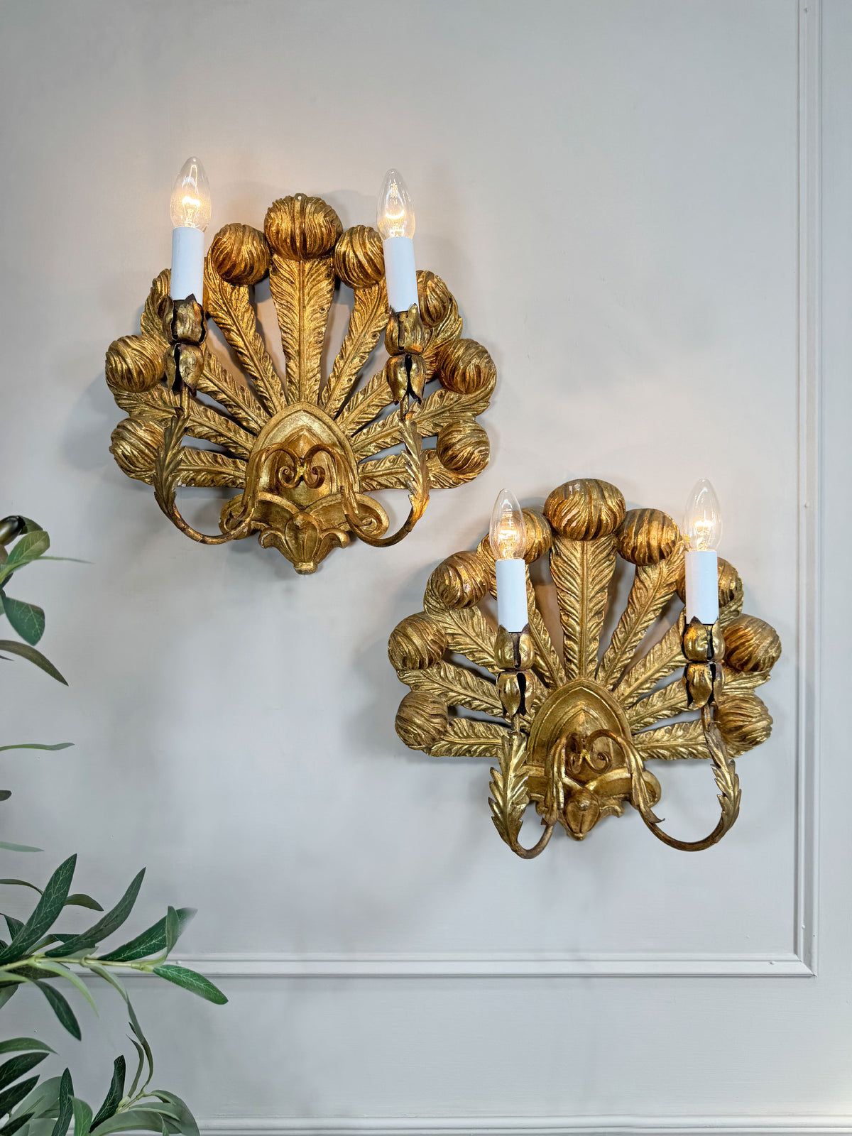 Stunning Pair of Large Ostrich Feather Plume Giltwood Wall Lights Italian 1950's