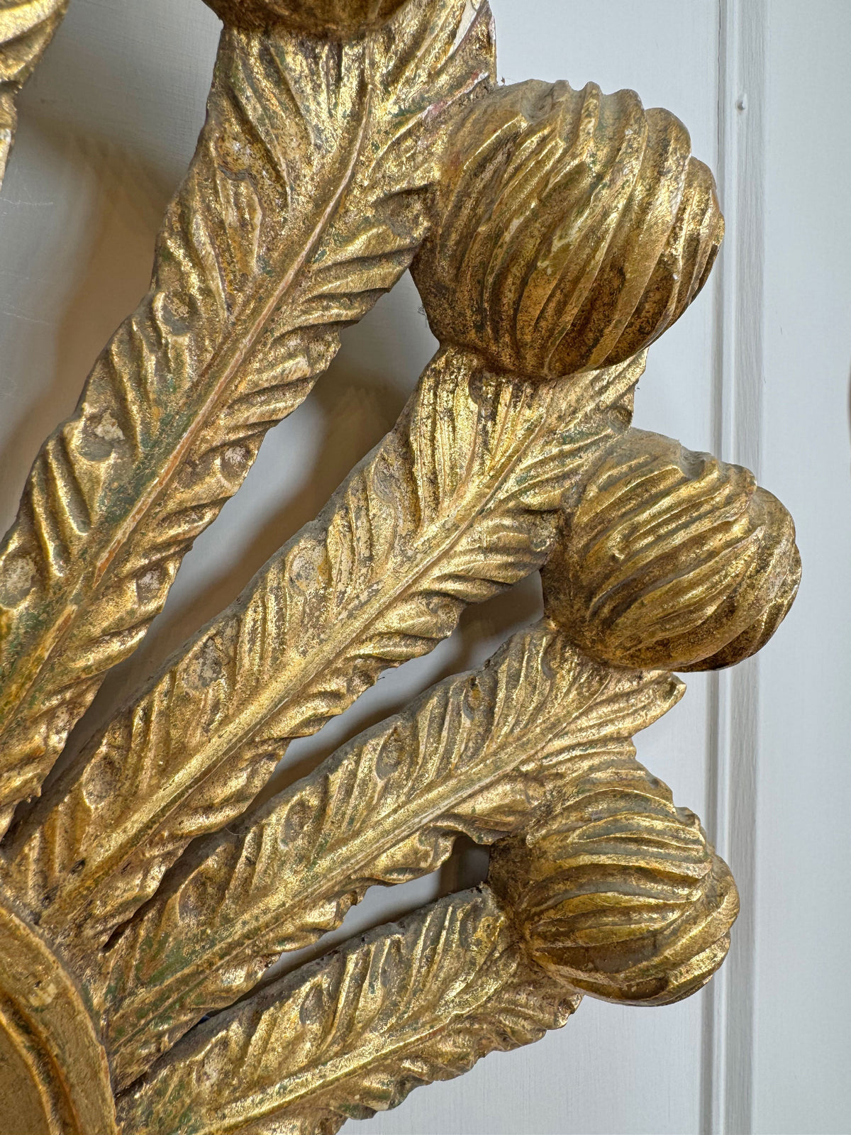 Stunning Pair of Large Ostrich Feather Plume Giltwood Wall Lights Italian 1950's