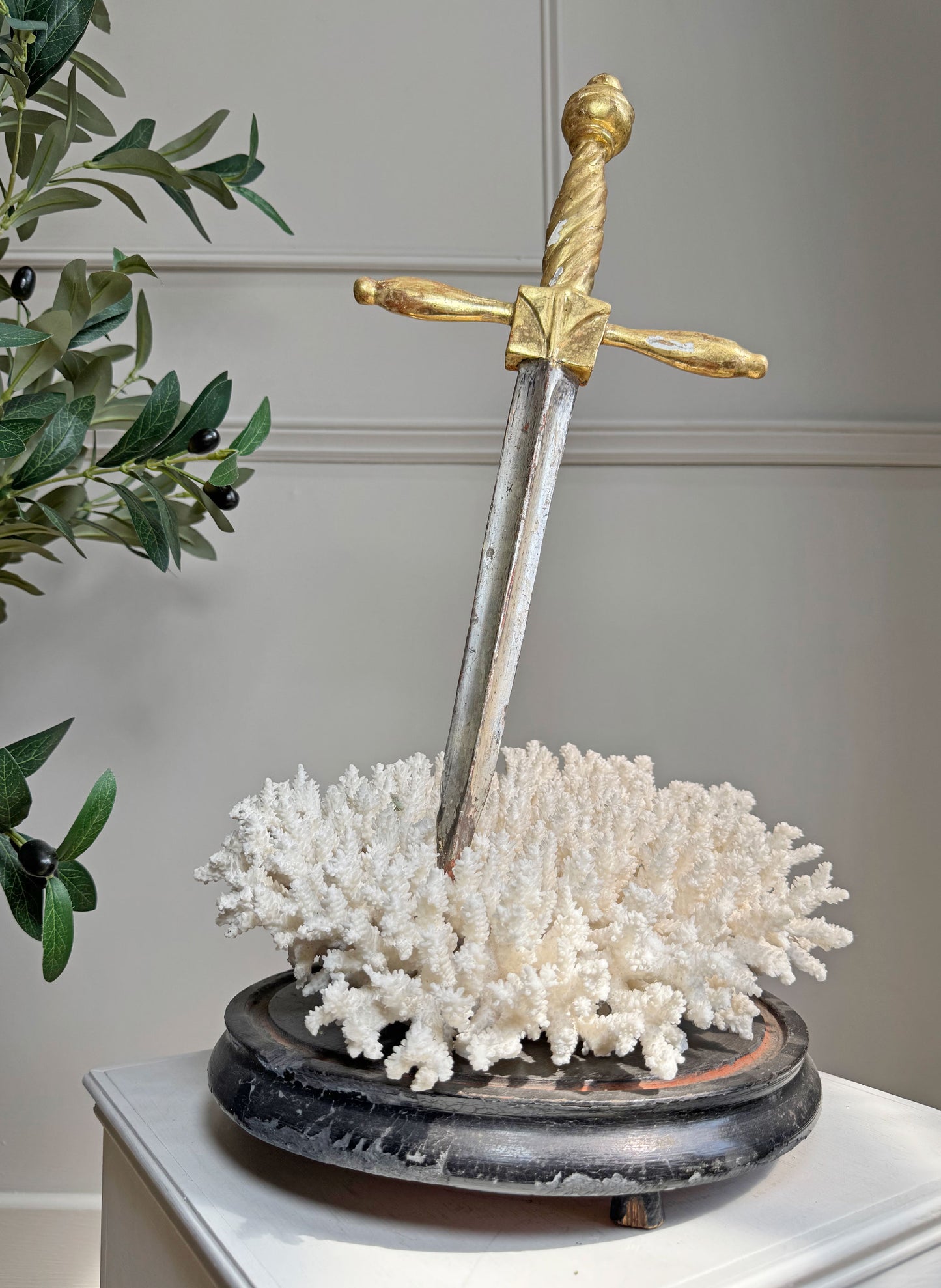 18th Century Carved and Giltwood Dagger / Sword