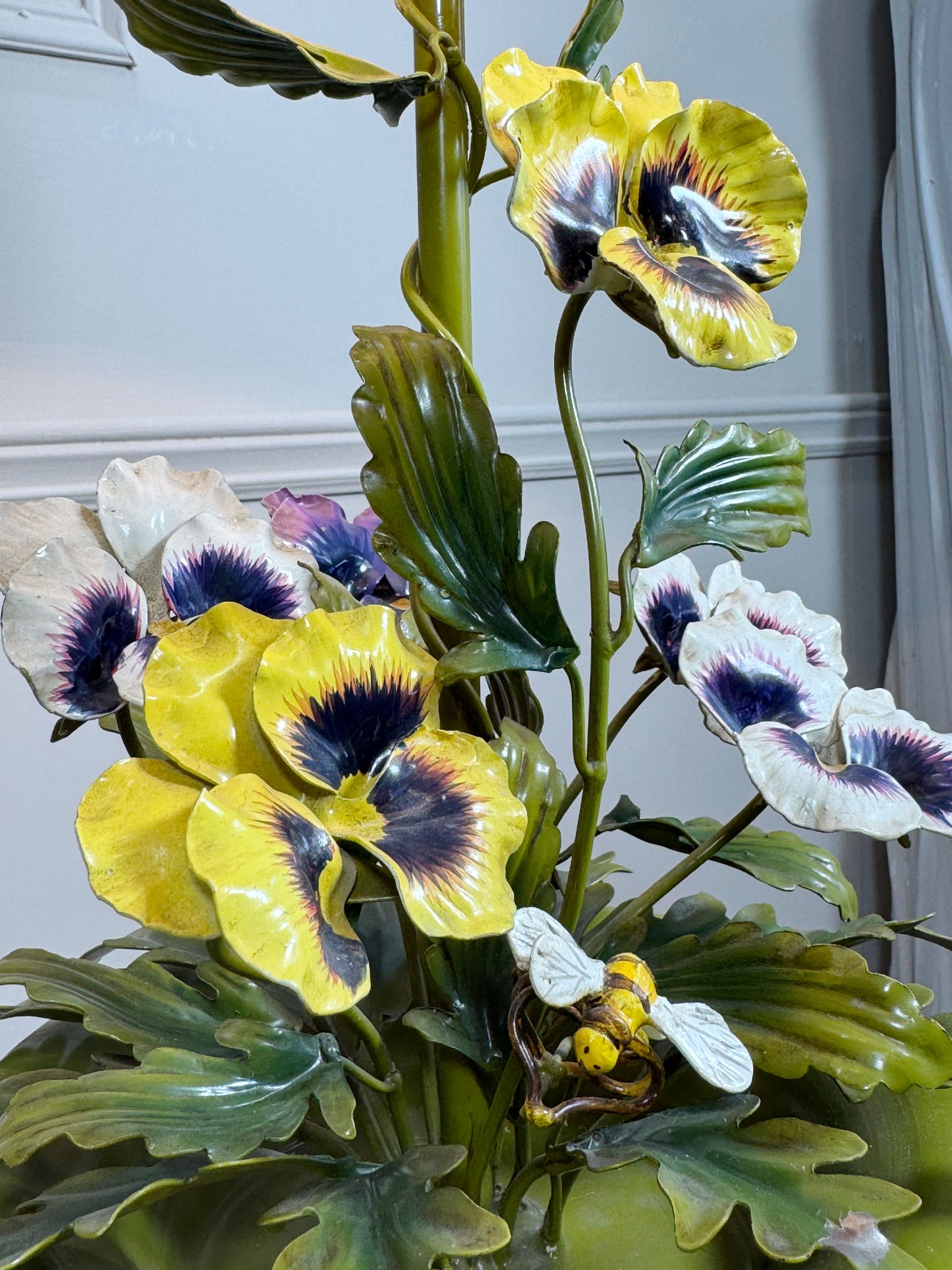 Salvadori Pansy Flowers and Leaves Table Lamp Italy 1960's