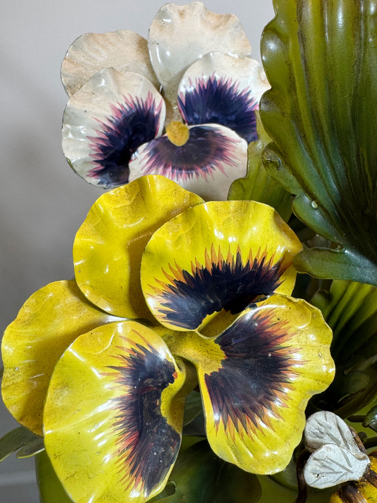 Salvadori Pansy Flowers and Leaves Table Lamp Italy 1960's
