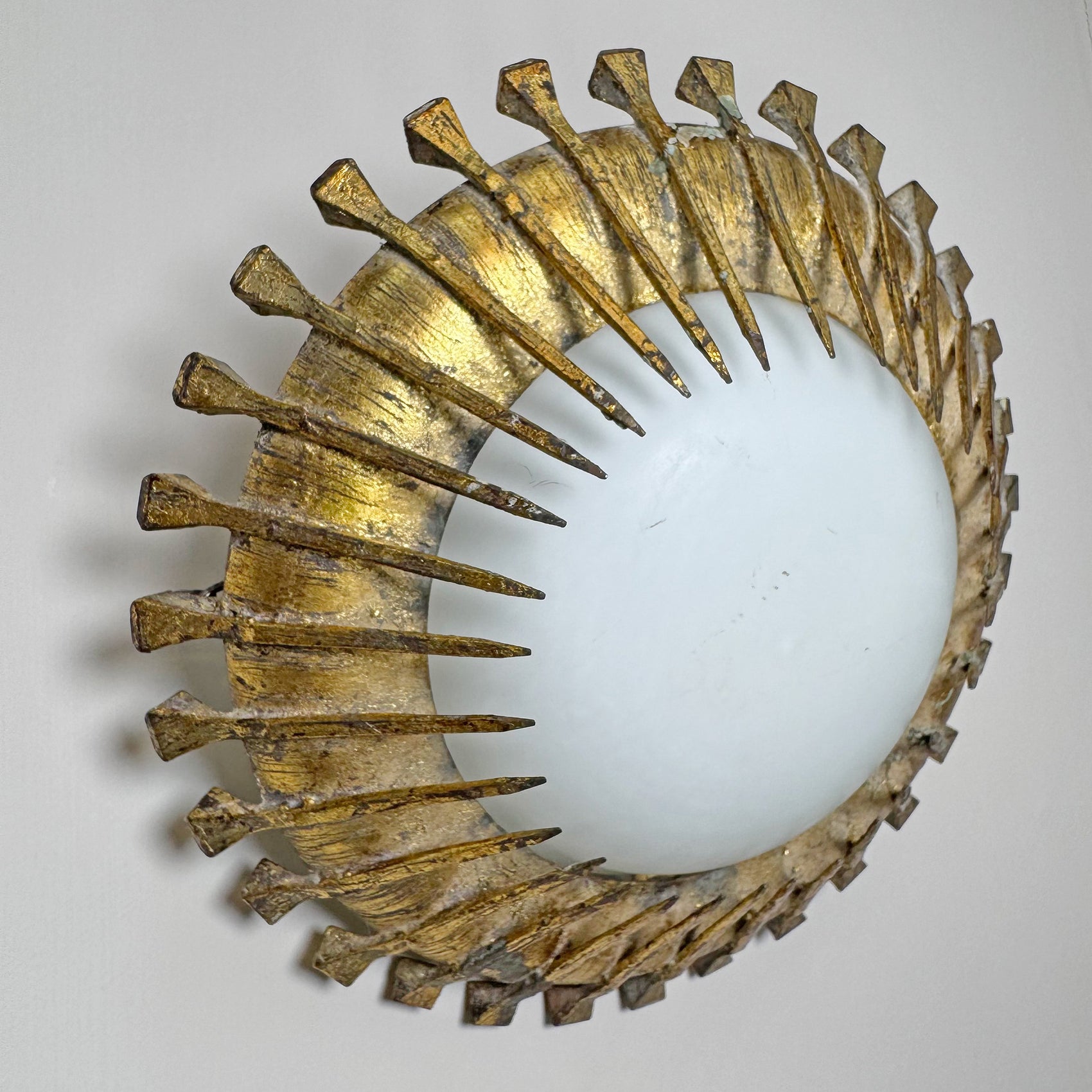 Vintage Gold Spanish Brutalist Nail Sunburst Light