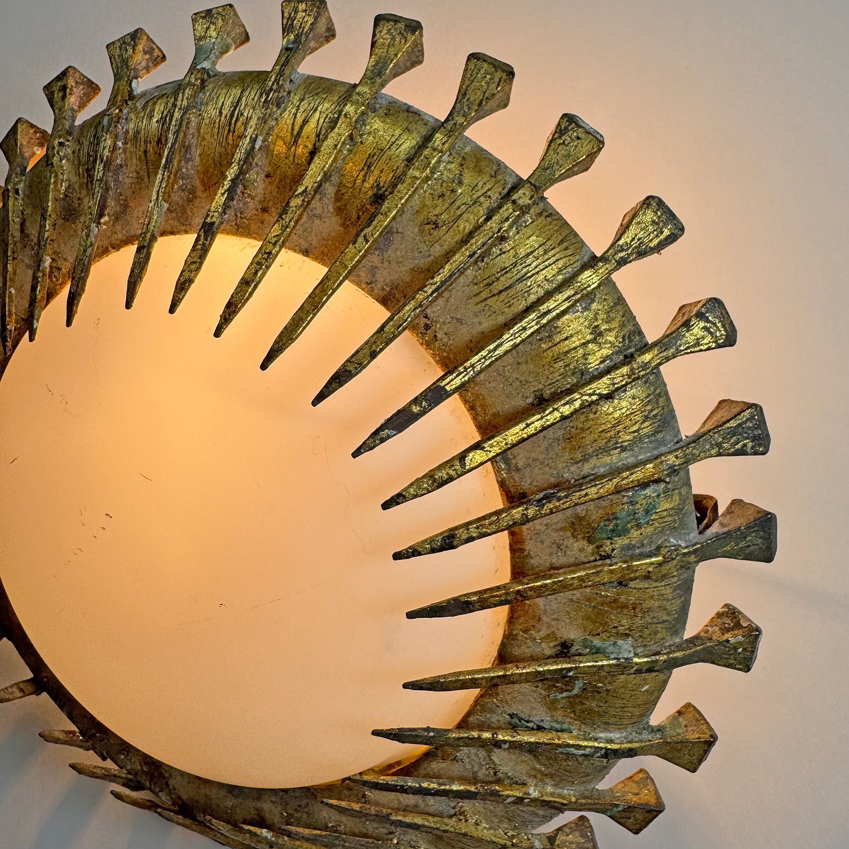 Vintage Gold Spanish Brutalist Nail Sunburst Light