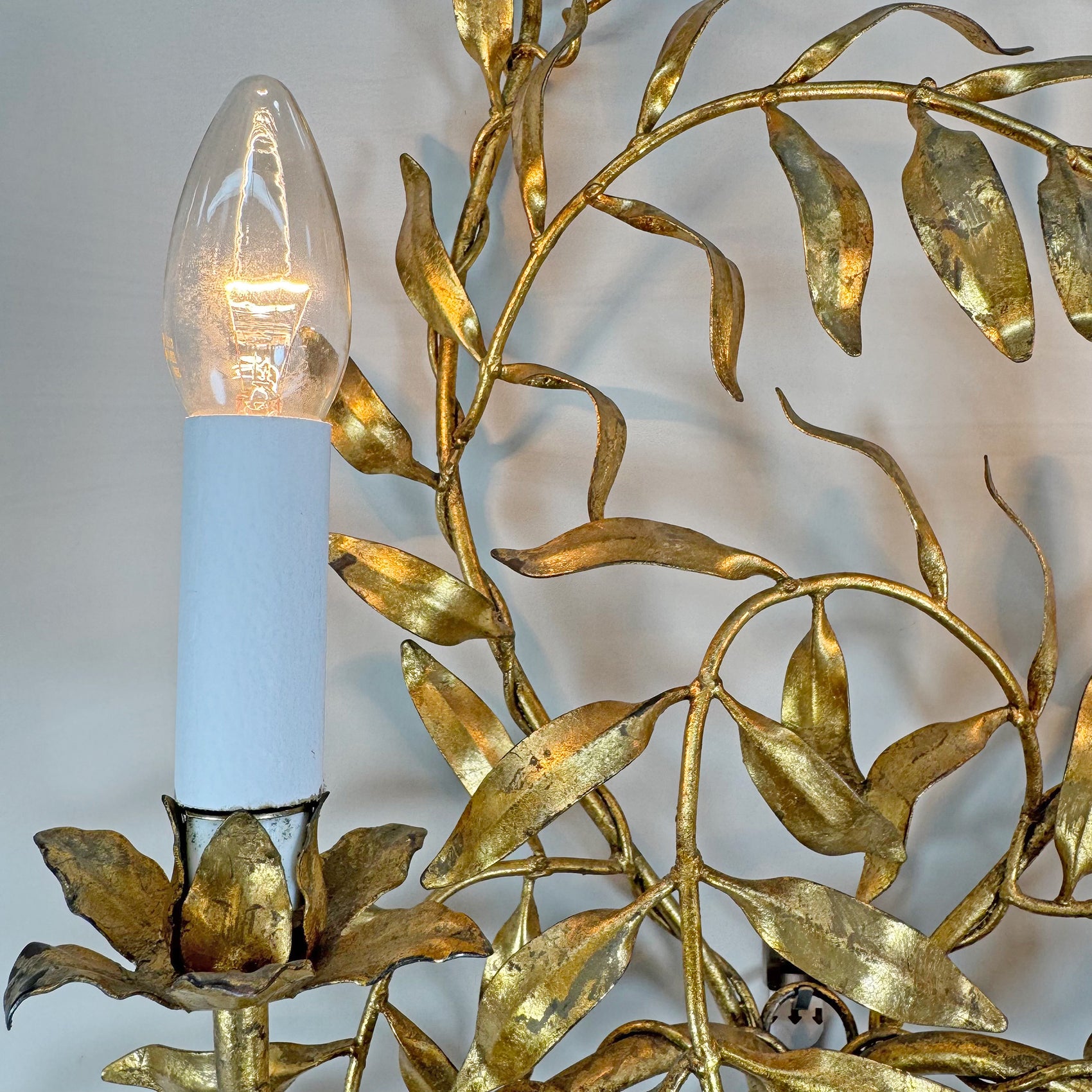 An Exceptional Mid-Century Italian Fern Style Gilded Metal Wall Light