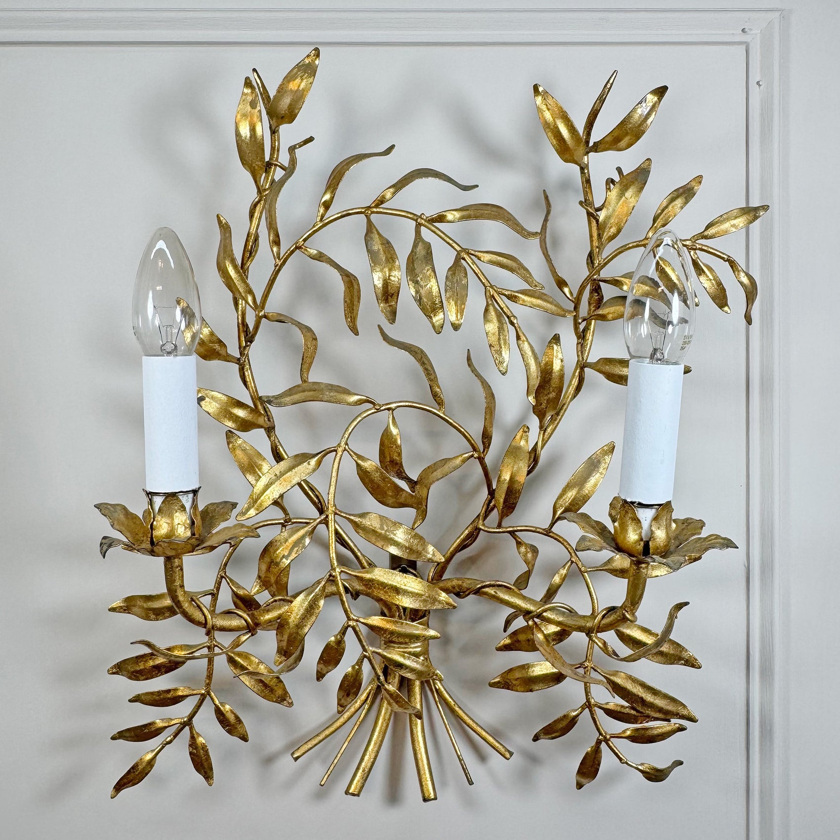 An Exceptional Mid-Century Italian Fern Style Gilded Metal Wall Light