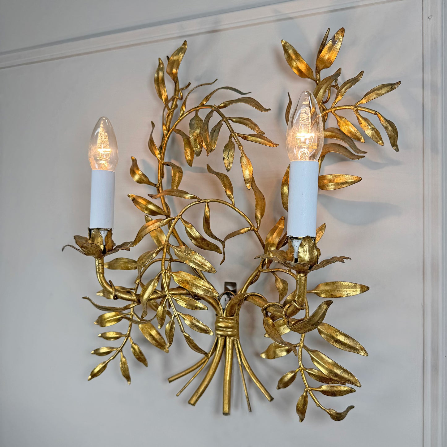 An Exceptional Mid-Century Italian Fern Style Gilded Metal Wall Light