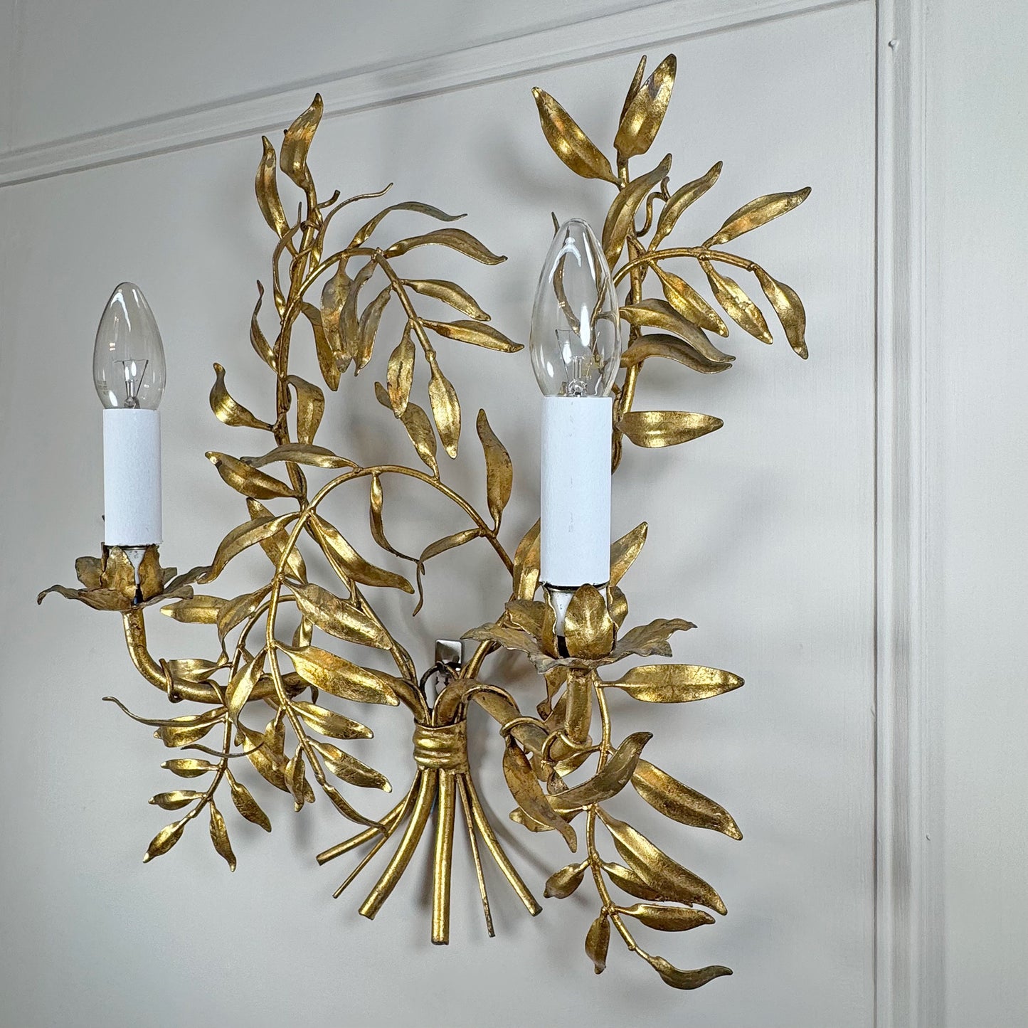 An Exceptional Mid-Century Italian Fern Style Gilded Metal Wall Light