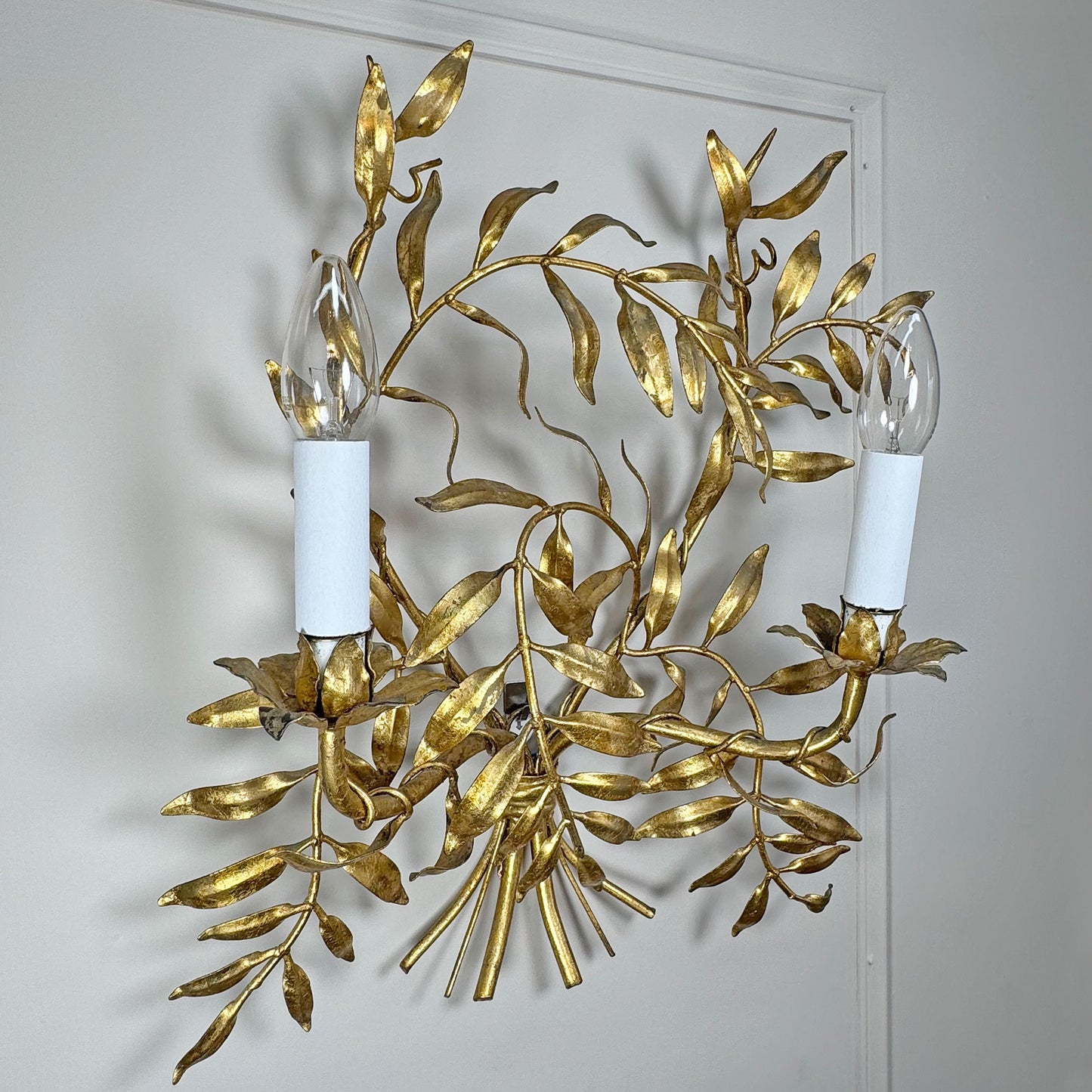 An Exceptional Mid-Century Italian Fern Style Gilded Metal Wall Light